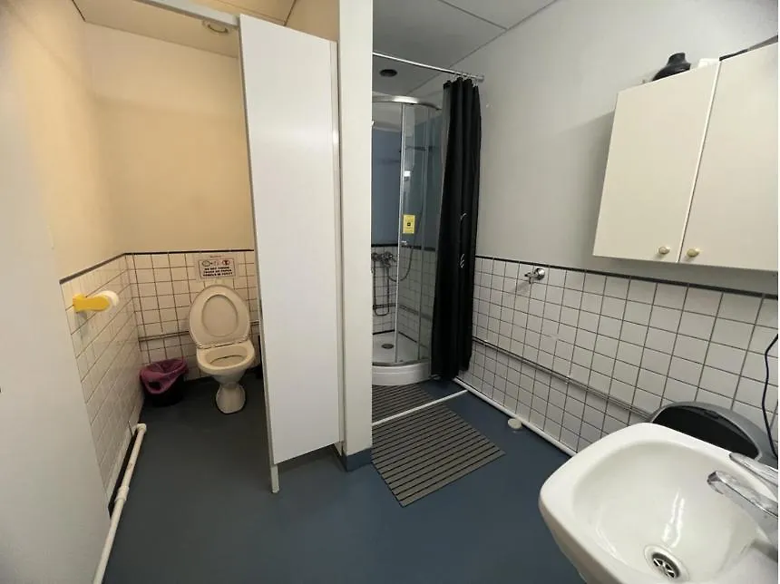 Office House Services 655 Helsinki Hostel